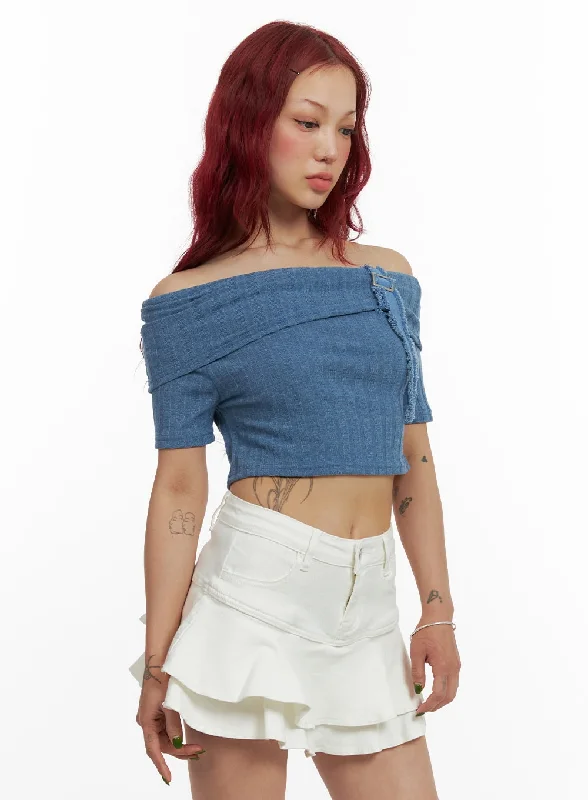 Plunging V - Neck Women's Crop Top in Red for a Bold and Sexy StatementDenim Detail Off Shoulder Crop Top CY430