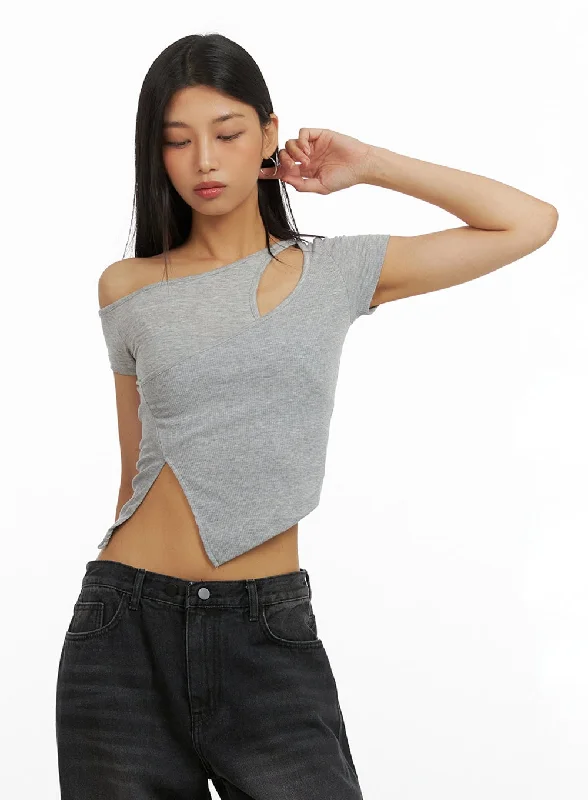 Long - Sleeve Women's Ribbed Crop Top in Beige for a Stylish and Cozy Fall OutfitUnbalanced Cut Out Crop Top IU412