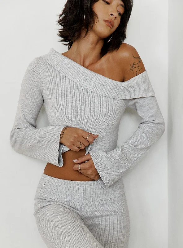 Printed Graphic Women Long Sleeve Top with a Bold StatementSina Off The Shoulder Top Grey