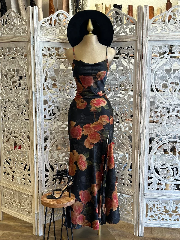 Lace - Embellished Women Dress for an Elegant and Sophisticated AppearanceBlack Floral Backless Maxi Dress- Not Stretchy