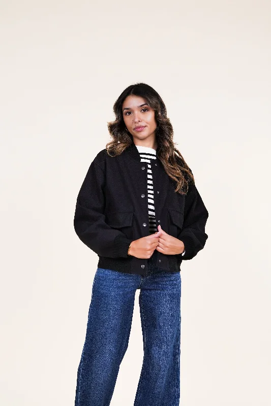 Plus Size Women's Faux Fur - Trimmed Blazers in Black for a Luxurious LookBomber jacket met zakken zwart - Roxy