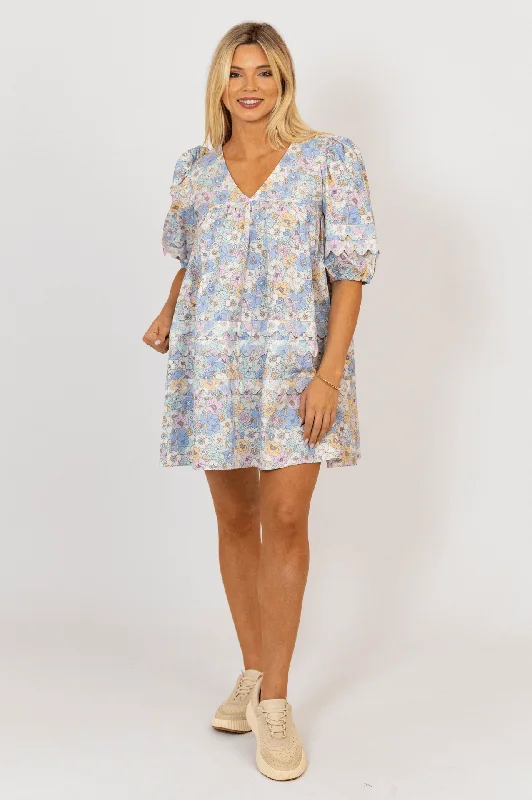 Empire Waist Women Dress to Accentuate the Bust and Conceal the WaistLondon Floral Vneck Scallop Dress