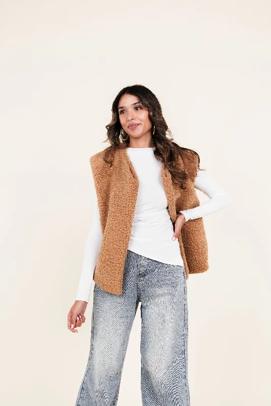 Plus Size Women's Military - Inspired Blazers with Gold Accents for a Bold LookTeddy gilet camel - Nola