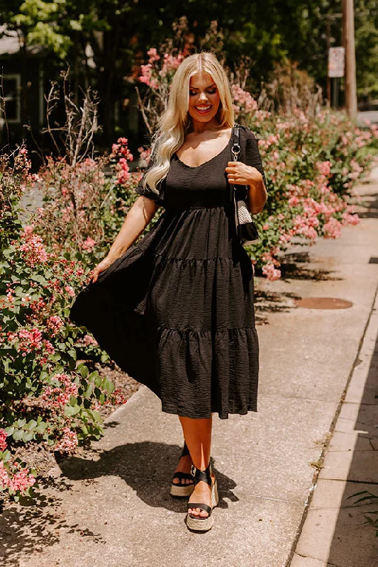 Ball Gown Women Dress with a Full Skirt for a Princess - like LookSweet Aroma Midi in Black Curves