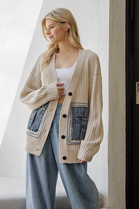 ribbed women cardigan with a classic textureKNIT CARDIGAN WITH DENIM POCKETS - OATMEAL