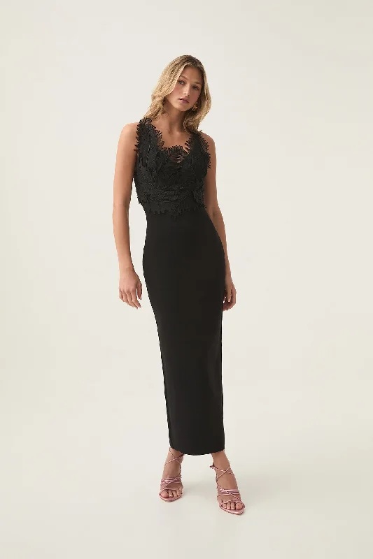 Lace - Embellished Women Dress for an Elegant and Sophisticated AppearanceDaisy Knit Maxi Dress